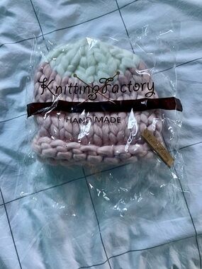 Hand Made Chunky Two-Tone Beanie - Pink & White